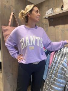 Sweater_giants__2